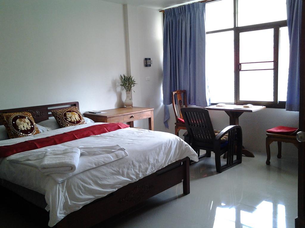 Hotel The California Chiang Mai Kamer foto