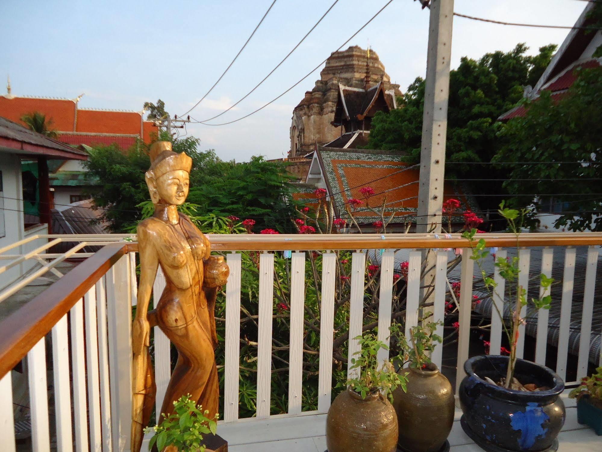 Hotel The California Chiang Mai Buitenkant foto